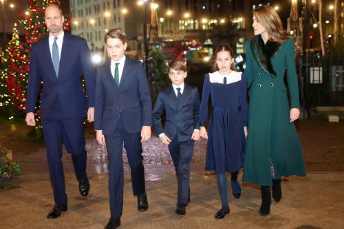 Kate Middleton, Natal, kate middleton, Kerajaan Inggris, christmas carol, tradisi Natal, Kemeriahan Natal 2025, Keluarga Kerajaan Tampil Kompak ke Gereja