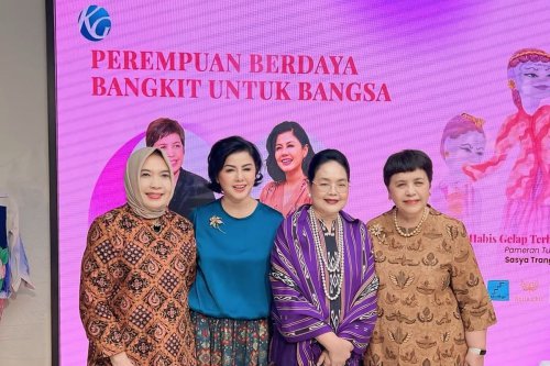 Perempuan Bisa Mandiri dan Berdaya Tanpa Meninggalkan Perannya dalam Keluarga