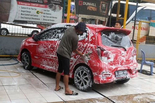 Jangan Langsung Tarik Rem Tangan Setelah Mencuci Mobil