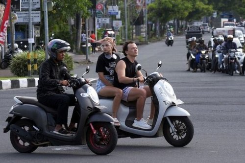 Imigrasi Hapus Biaya Overstay Bagi Turis Asing Terdampak Konflik Timur Tengah