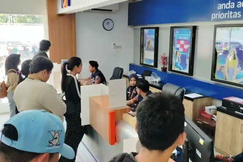 Antrean Penumpang di Stasiun Tawang, Urus Refund Setelah Perjalanan Batal Imbas Jalur KA Terendam Banjir