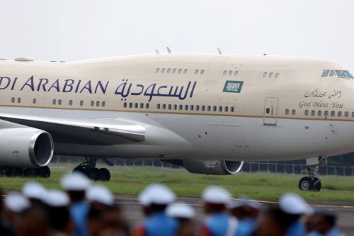 Cerita Awal Tulisan "God Bless You" di Pesawat Sipil dan Militer Arab Saudi