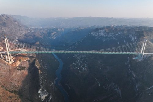 Jembatan Tertinggi Dunia di China Resmi Dibuka, Ada Fasilitas untuk Wisata