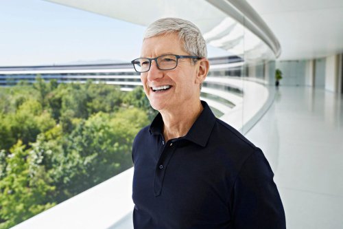 Tim Cook Tulis Pesan Haru untuk Apple Fanboy, Kenang Momen Bersama