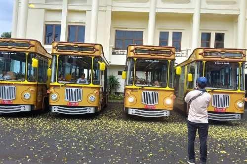 Diluncurkan Resmi pada Februari 2024, Bus Sekolah Gratis untuk Semua Pelajar, Desainnya Disebut Mirip Bus Luar Negeri, Ramah Difabel dan Aksesibel, Jam Operasional dan Kapasitas Bus, Menelan Anggaran Rp 13 Miliar, Menjangkau 10 Rute di Berbagai Kecamatan, Top 7+ Fakta Bus Sekolah Viral dari Tuban karena Desainnya
