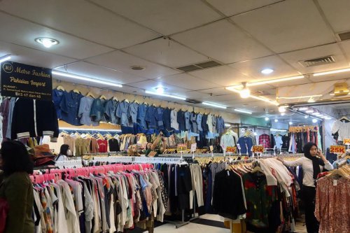 Jeritan Pedagang Thrifting Saat Purbaya Bersih-bersih Impor Ilegal