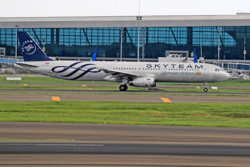Dilanda Angin Topan, 4 Bandara Vietnam Ditutup hingga 29 September 2025