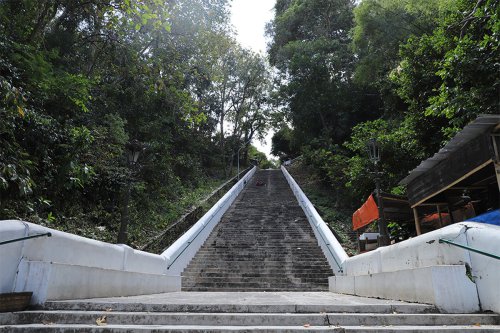 Imogiri, Tumenggung Endranata, imogiri, Kerajaan Mataram Islam, makam raja-raja imogiri, Makam Raja-raja Mataram Islam, Makam Raja-Raja Mataram, Kisah Kelam Makam Pengkhianat Mataram yang Selalu Diinjak-injak Peziarah di Pajimatan Imogiri