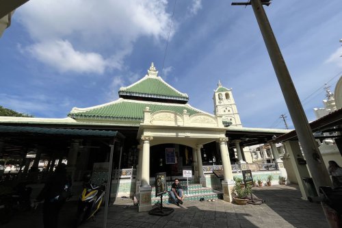 Masjid di Melaka ini Punya Arsitektur Lintas Negara, Seperti Apa Bentuknya?