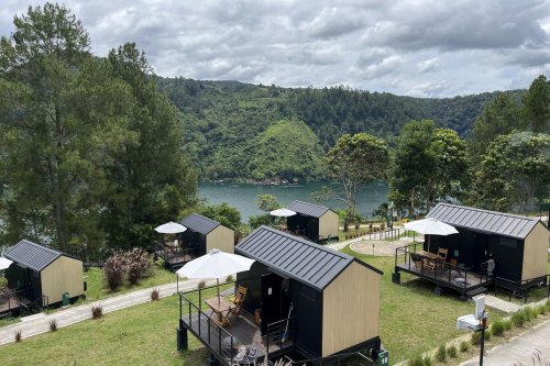4 Penginapan di Danau Toba, Suasana Tenang Dikelilingi Perbukitan