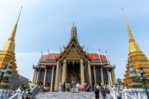 Jangan Pakai Baju Cerah saat Wisata ke Thailand, Kenapa?