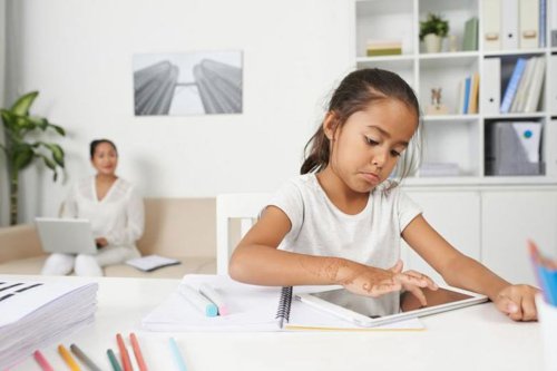 Orangtua Harus Sering Ajak Anak Bermain demi Batasi Penggunaan Gadget