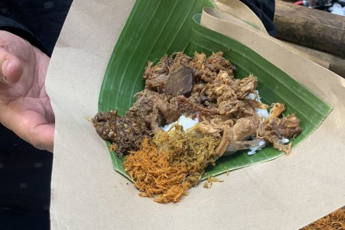 Alasan Mengapa Makan di Atas Daun Pisang Jauh Lebih Sehat dan Higienis