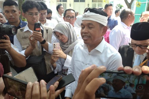Dedi Mulyadi, barak militer, Barak Militer, Dedi Mulyadi dilaporkan ke polisi, warga bekasi laporkan dedi mulyadi, Dilaporkan Warga Bekasi, Dedi Mulyadi: Kritik, Nyinyir, Pidana, Kita Hadapi Rileks Saja