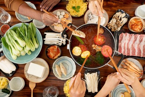 Topan Super Ragasa Hong Kong, Warga Stok Hotpot di Rumah