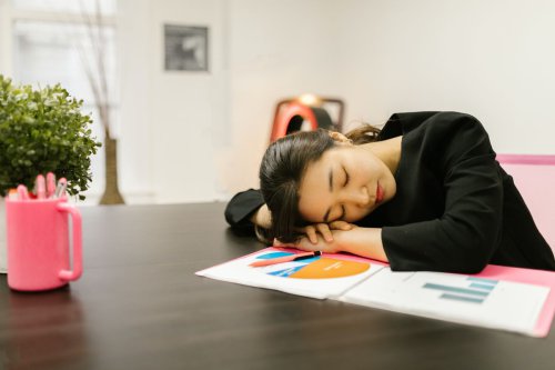 Meski Hanya 5 Menit, Pakar Sebut Tidur Siang Bermanfaat untuk Tubuh dan Otak