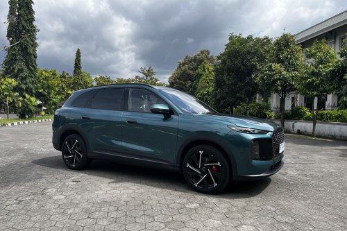 Uji Jarak Tempuh Lepas L8: SUV Hybrid yang Efisien