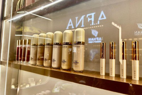 Perjalanan Anya Qomary Bangun MUAQ, dari Bisnis Kecil hingga Jadi Brand Makeup Andalan MUA