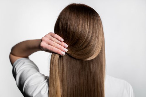 Top 10+ Warna Rambut yang Bikin Tampilan Terlihat Lebih Muda