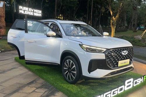 Chery Tiggo 8 CSH: Pesaing Toyota Kijang Innova Zenix