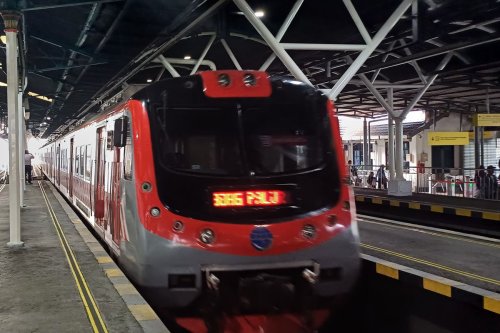 Stasiun Palur (PL), Stasiun Solo Jebres (SK), Stasiun Solo Balapan (SLO), Stasiun Purwosari (PWS), Stasiun Gawok (GW), Stasiun Delanggu (DL), Stasiun Ceper (CE), Stasiun Klaten (KT), Stasiun Srowot (SWT), Stasiun Brambanan (BBN), Stasiun Maguwo (MGW), Stasiun Lempuyangan (LPN), Stasiun Tugu Yogyakarta (YK), Jadwal KRL Solo-Jogja Pekan Ini 9-15 Juni 2025 ke Arah Yogyakarta