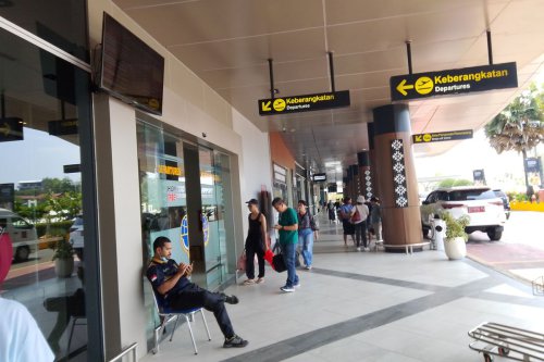 Gunung Lewotobi Meletus, Enam Penerbangan Batik Air Rute Labuan Bajo Dibatalkan