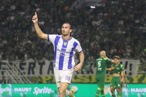 Hasil Dewa United Vs Persib&nbsp;2-2: Thom Haye dan Andrew Jung Selamatkan Maung