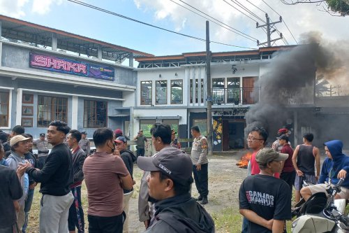 Wonosobo, Polres Wonosobo, Serda RS, Serda RS tewas ditusuk di wonosobo, kasus penusukan Serda RS, kodim 0707 wonosobo, odam IV Diponegoro, Kronologi Tewasnya Anggota TNI Serda RS di Wonosobo, Ditusuk Pengunjung Rumah Makan Saat Lerai Keributan