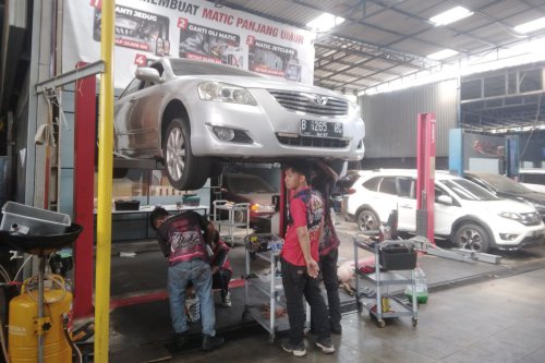Mobil Matik Digeber tapi Lelet? Ini Penyebab Umumnya