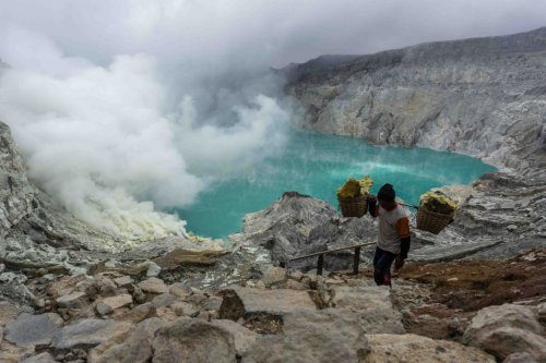 Jadwal dan Tarif Bus DAMRI Menuju Kawah Ijen, Cocok untuk Backpacker