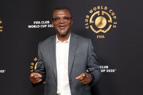 Serie A, Silvio Berlusconi, Liga Italia, Marcel Desailly, AC Milan, Kisah Marcel Desailly Dimanja oleh AC Milan Era Silvio Berlusconi