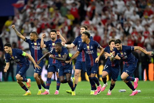 Emmanuel Petit Sebut Rahasia Kesuksesan PSG: Bebas dari Ego