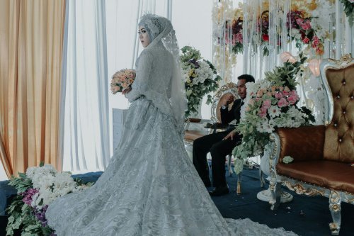 busana pengantin, Pilih Gaun Pengantin Tak Cuma Indah, Sesuaikan dengan Lokasi Acara