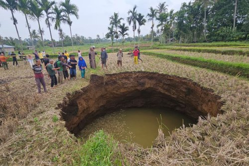 Sinkhole, Sinkhole Situjuah, Badan Geologi, Badan Geologi: Sinkhole Situjuah Masih Berpotensi Melebar