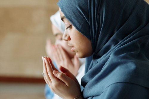 Niat dan Doa Puasa Asyura, Lengkap Arab, Latin, dan Artinya