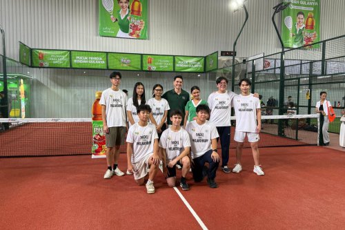 Turnamen Padel Padukan Olahraga dan Misi Perangi Buta Aksara