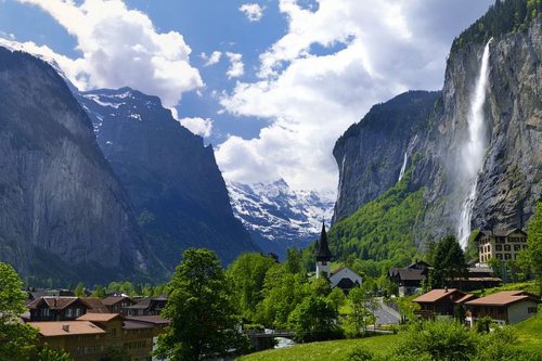 Syifa Hadju Dilamar El Rumi di Tempat Impiannya, Ini Keindahan Lauterbrunnen di Pegunungan Alpen Swiss