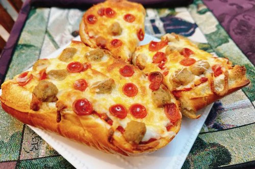 Sisa Roti Tawar Bisa Dibikin Pizza Enak Tanpa Oven, Ini Resep Lengkapnya!