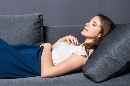 kotoran telinga, Pakai Earbuds untuk Tidur, Berbahayakah untuk Pendengaran?
