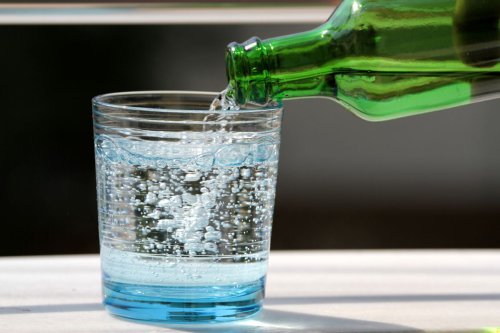 Litewater, Air Minum &ldquo;Termurni di Dunia&rdquo; Seharga Rp 3 Juta yang Tampil di Paris Fashion Week