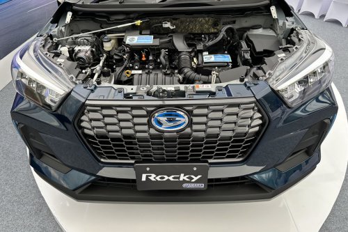 Jepang, Daihatsu, LCGC, bahan bakar, Japan Mobility Show 2025, etanol 10 persen, Dari Jepang, Daihatsu Pastikan Mobilnya Aman Tenggak BBM E10