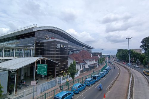 Top 10+ Kereta Berhenti di Stasiun Jatinegara Saat Perayaan HUT ke-80 RI di Monas