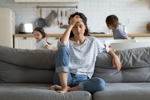 Top 5+ Tips Mengelola Stres Saat Mengasuh Anak agar Tetap Tenang dan Tak Emosi