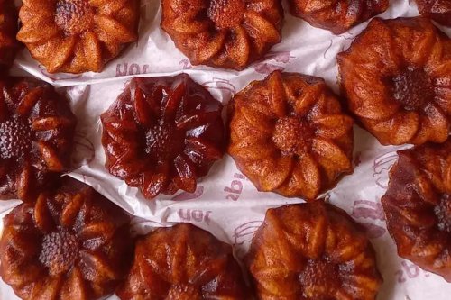 Cara Buat Bolu Karamel 3 Telur Praktis, Lembut dan Bersarang Pakai Takaran Gelas