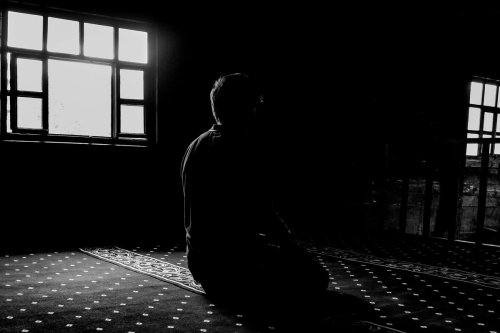 Top 5+ Amalan Malam Lailatul Qadar, Salah Satunya Menghidupkan Shalat Malam