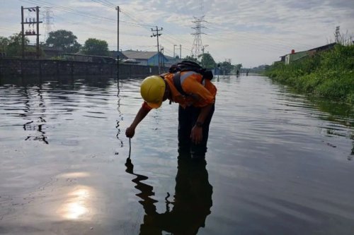 kereta api, banjir, banjir di Semarang, perjalanan kereta api, KA Blambangan Ekspres, daop 9 jember, KA Pandalungan, Semarang Masih Banjir, Perjalanan KA Pandalungan dan KA Blambangan Ekspres Terganggu