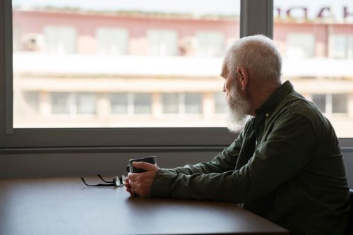 Jangan Permalukan Lansia yang Mengompol, Dokter Jelaskan Dampaknya bagi Kesehatan Mental