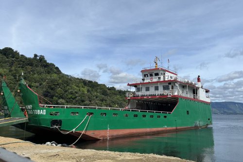 Mau Menyebrang Naik Kapal ke Pulau Samosir? Segini Harga Tiketnya