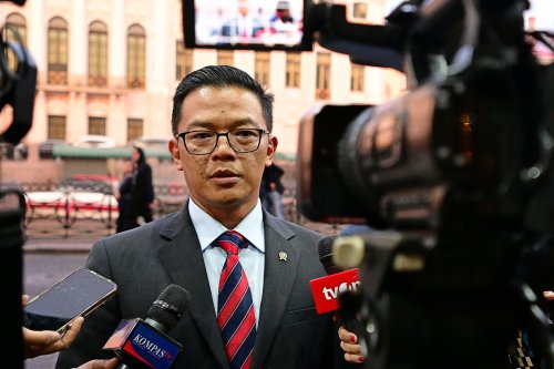 Evakuasi WNI Iran-Israel Lewat Jalur Darat, Menlu: Situasi Aman