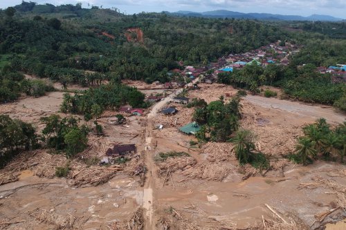 banjir dan tanah longsor, Menteri Lingkungan Hidup, Menteri Kehutanan, Menteri ESDM, YLBHI, menteri kehutanan, bencana di sumatera, banjir di Sumatera, Dari Bencana di Sumatera Peran 3 Menteri Disorot: Menhut, Menteri LH, Menteri ESDM